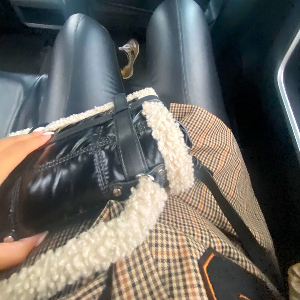 Puffer leather crossbody bag Sherpa detailing new condition